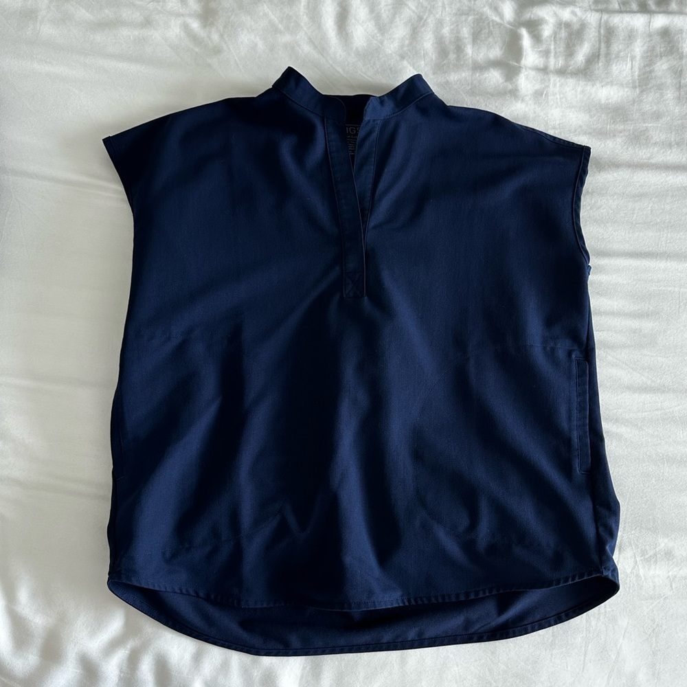 Figs Rafaela Over sized scrub top size S